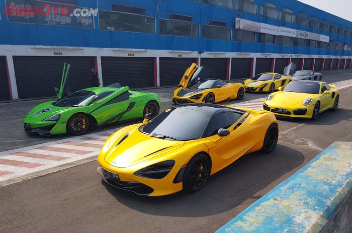 Kumpulan sports car berkumpul untuk adu kebut di Sirkuit Internasional Sentul