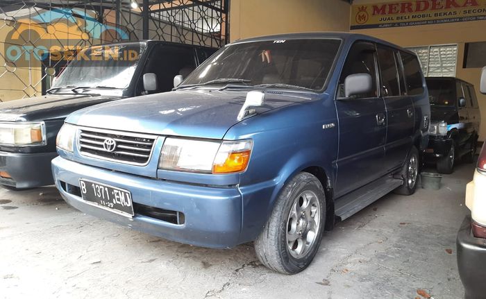 Toyota Kijang Kapsul tipe LGX bekas di Merdeka Motor