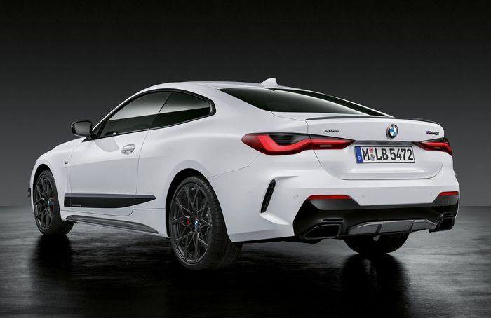 Tampilan belakang M Sport Pro untuk BMW Seri-4 Coupe
