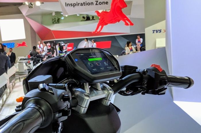 Tampilan panel instrumen concept bike TVS Creon pada ajang Auto Expo 2018