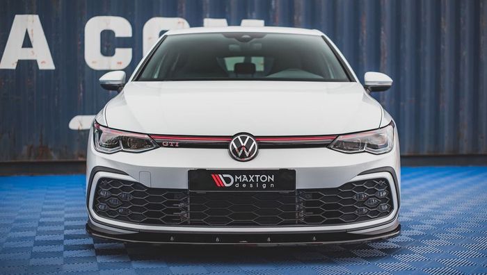Tampilan depan VW Golf Mk8 hasil garapan Maxton Design