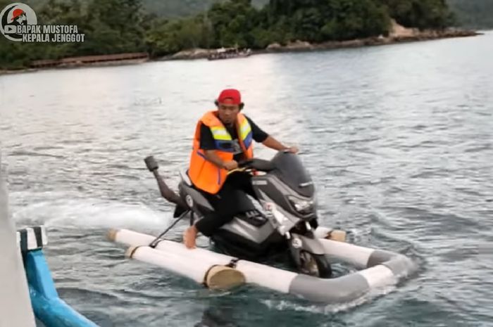 Yamaha NMAX dipaksa melaju di air dengan berbagai modifikasi yang dilakukan