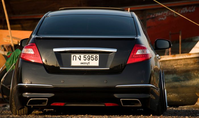 Tampilan Nissan Teana yang klimis