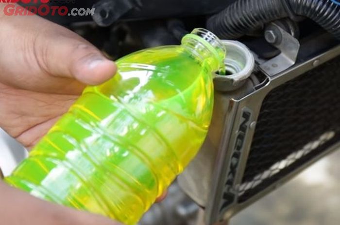 Berikut ini manfaat rajin menguras air radiator atau coolant secara berkala