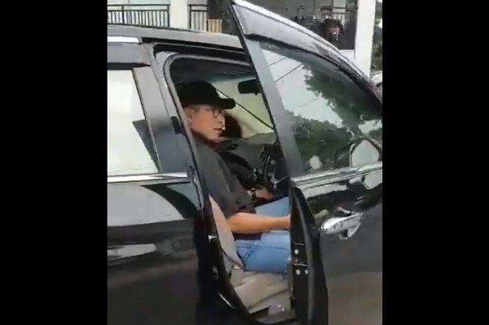 Mobil CR-V milik Menteri Agama Lukman Saifuddin mogok