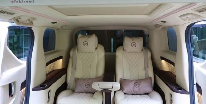 interior mobil Raffi Ahmad