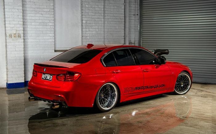 Modifikasi ekterior BMW Seri-3 F30 mendapat part karbon M Performance