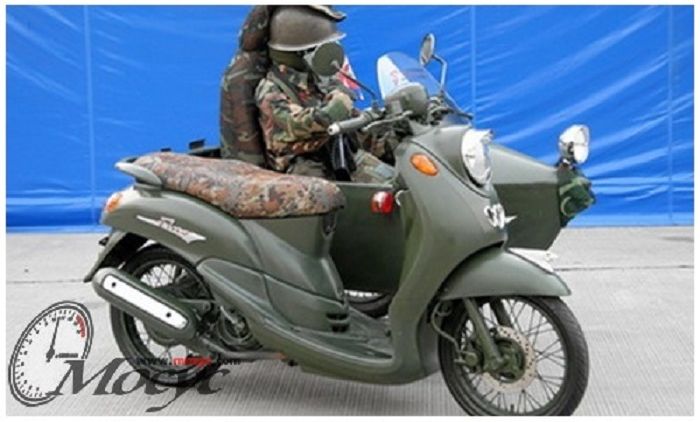 Yamaha Fino bergaya militer 