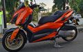 Berdiri Di Atas Kaki-kaki Modif, Yamaha XMAX Oranye Ini Makin Menarik