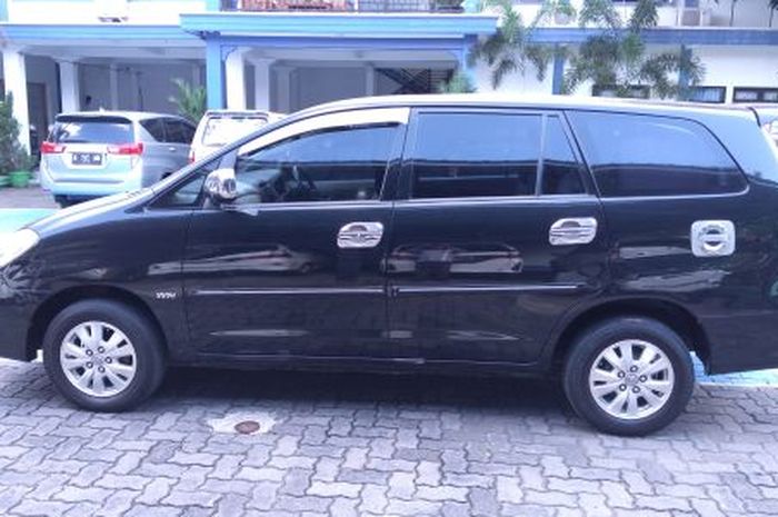 Ilustrasi Toyota Kijang Innova