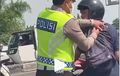 Kronologi Lengkap Polisi Berbuat Kasar Tarik Paksa Tangan dan Tas Pemotor, Berakhir Cium Tangan