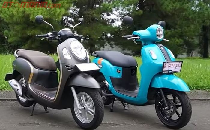 Honda Scoopy vs Yamaha Fazzio.