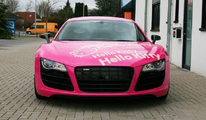 Tampilan depan Audi R8 V10 Hello Kitty