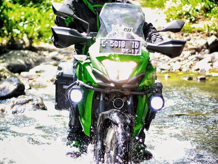 Kawasaki Versys jadi pemicu tren aplikasi crash bar