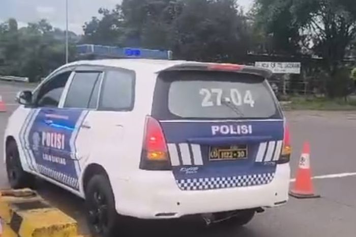 Mobil Patroli Toyota Innova Polisi miliki kode angka di kaca belakang, ini artinya