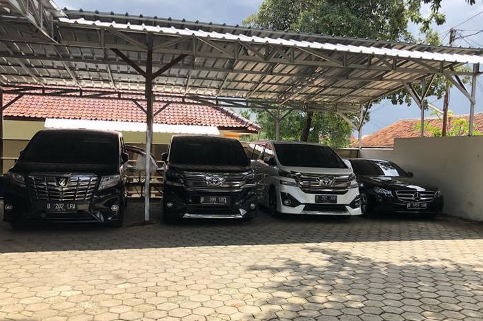 Pilihan mobil mewah di Sembodo Rent Car