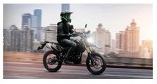 Jadi Pengganti D-Tracker 150, Inilah Pilihan Tipe Kawasaki KLX150 SM dan Harganya di Desember 2023