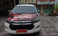 Toyota Kijang Innova Mobil Dinas Mas Gibran Diparkir di Halaman SD, Bikin Penasaran Kali Ini Penyebabnya Apa