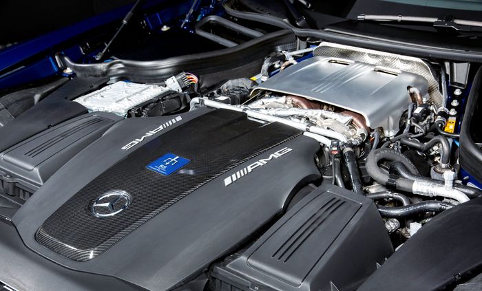 Mesin Mercedes-AMG GT R Roadster diklaim bisa merilis tenaga 880 dk