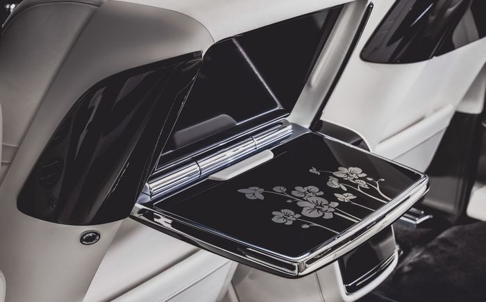 Rolls-Royce Phantom Orchid hadirkan nuansa kabin cantik nan anggun