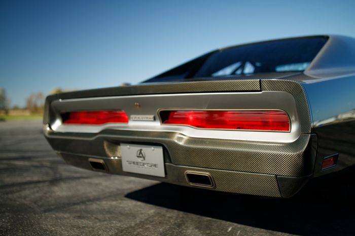 Modifikasi Dodge Charger tua hasil garapan SpeedKore dengan body full serat karbon