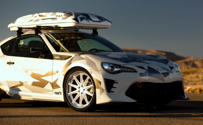 Toyota 86 pasang pelek palang 10 dan roof box di atap