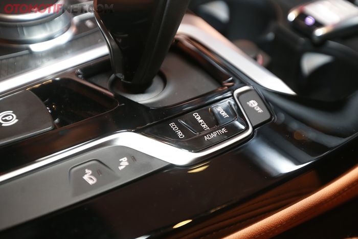 Versi Indonesia suspensi sudah adaptive sesuai dengan mode berkendara