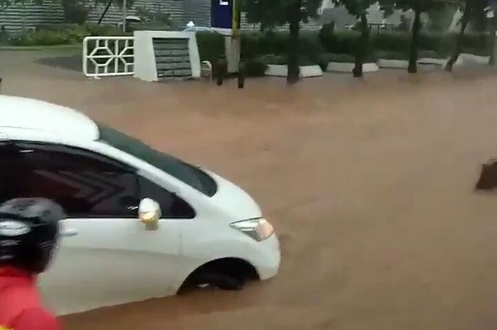 Jl. Rasuna Said Terendam Banjir