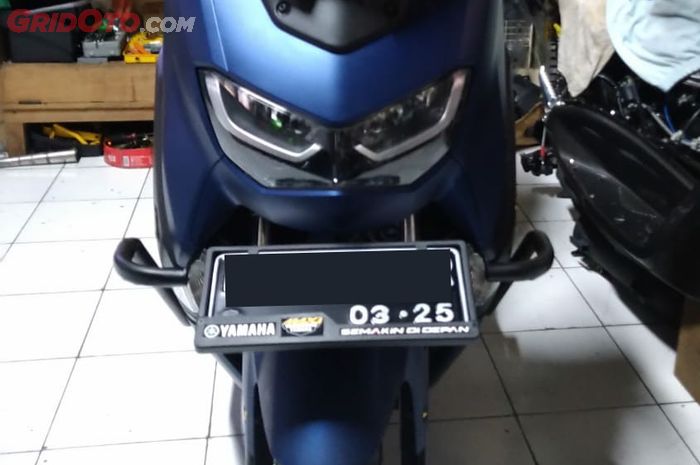 Bracket plat nomor model kumis untuk Yamaha All New NMAX.