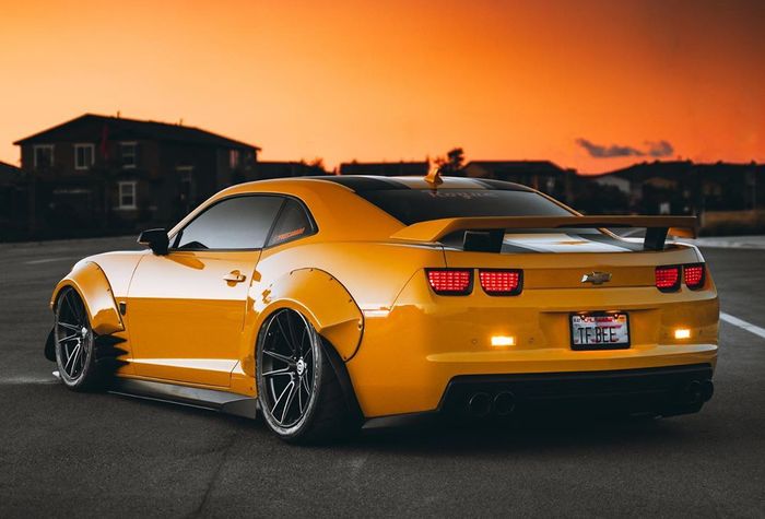 Tampak depan Chevrolet Camaro 'Bumblebee'