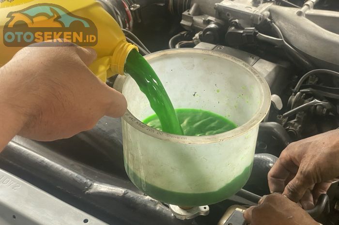 Penyebab jarang mengganti coolant atau air radiator mobil