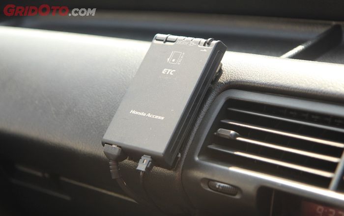 Ini adalah alat E-Toll versi JDM dari Honda Access, sayang gak kepake disini