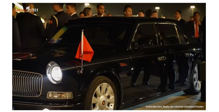 Terlihat Honqi L5 menjemput Presiden Prabowo di Bandara Beijing