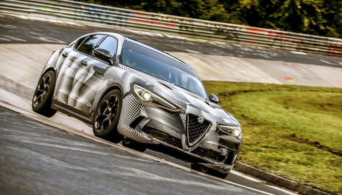 Alfa Romeo Stelvio Quadrifoglio saat melibas sirkuit Nurburgring Jerman