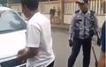 Petugas Dishub Ditantang Pengemudi Suzuki Splash, Gak Kalah Nyali Seragam Dibuka