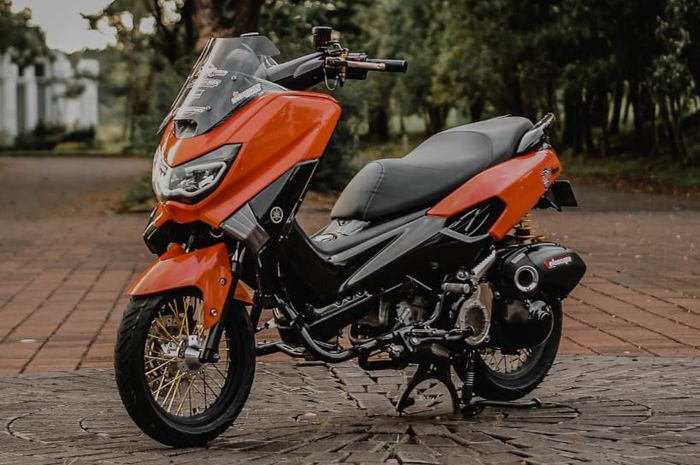 Yamaha NMAX old garang, dandan street racing berjubah oranye Lambhorgini