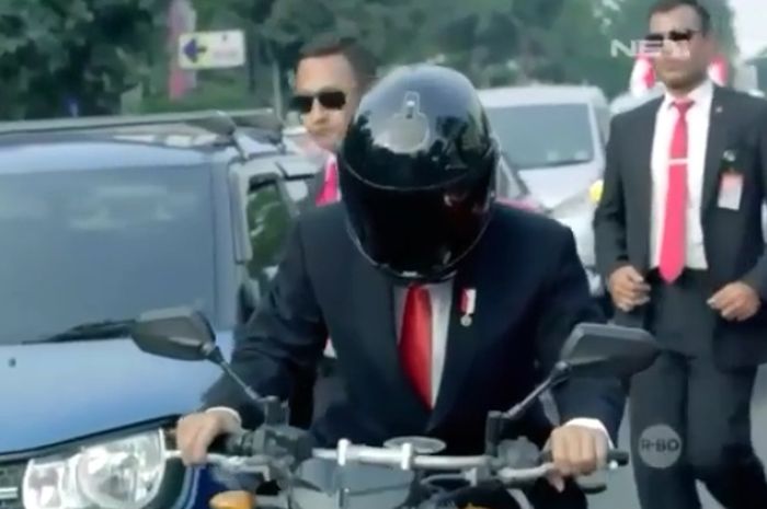 'Presiden Jokowi' naik motor Paspampres menuju venue Asian Games