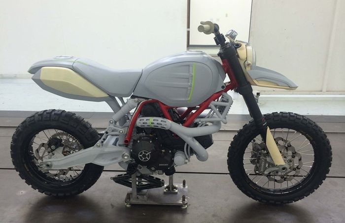 Ducati Scrambler Desert Sled Concept saat proses pembuatan