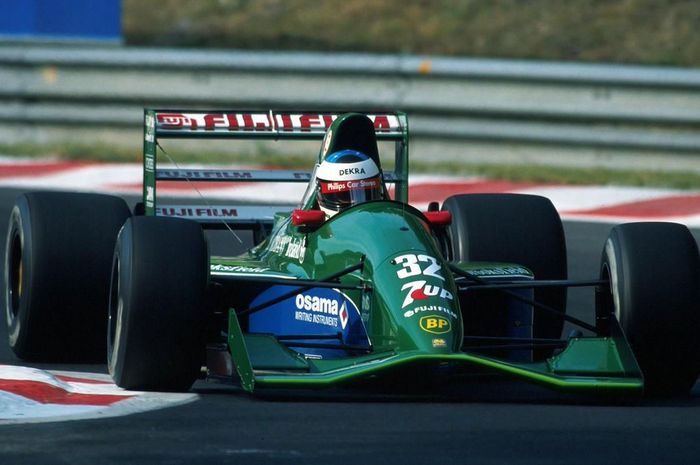 Michael Schumacher memulai debutnya di balap F1 pada 1991 bersama tim Jordan yang menjadi awal mula tim Aston Martin di F1 2021