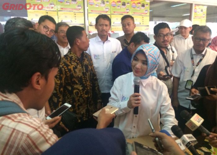Nicke Widyawati, Direktur Utama PT Pertamina (Persero) saat memberikan keteranga kepada wartawan