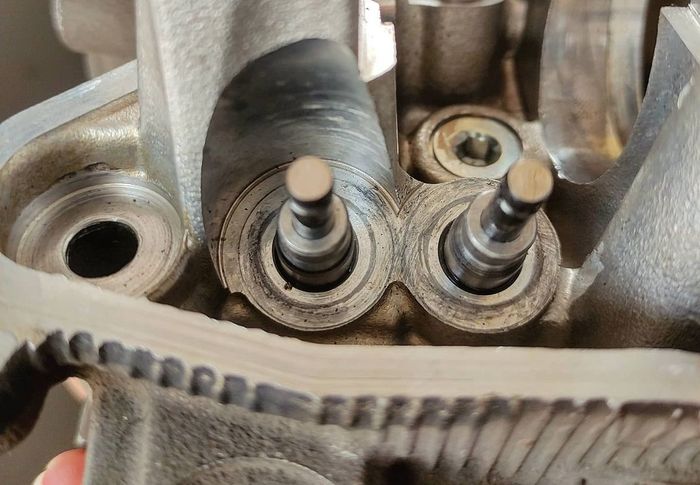 Bosh klep goyang jadi penyebab knalpot kalian bisa ngebul