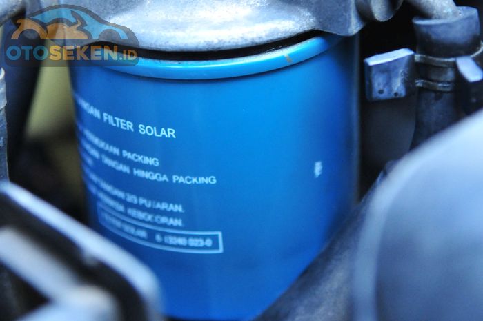 Ilustrasi Filter solar pada mesin diesel