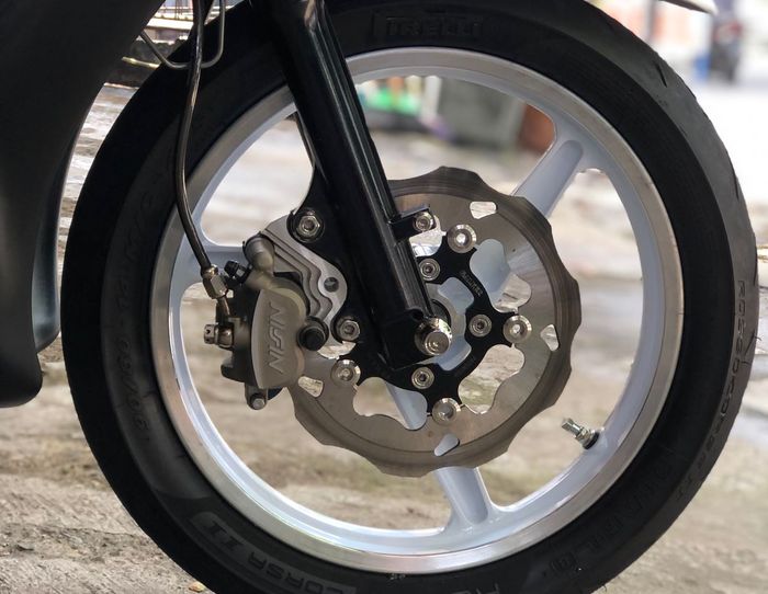 Yamaha Mio pasang pelek Daytona dan upgrade system pengereman