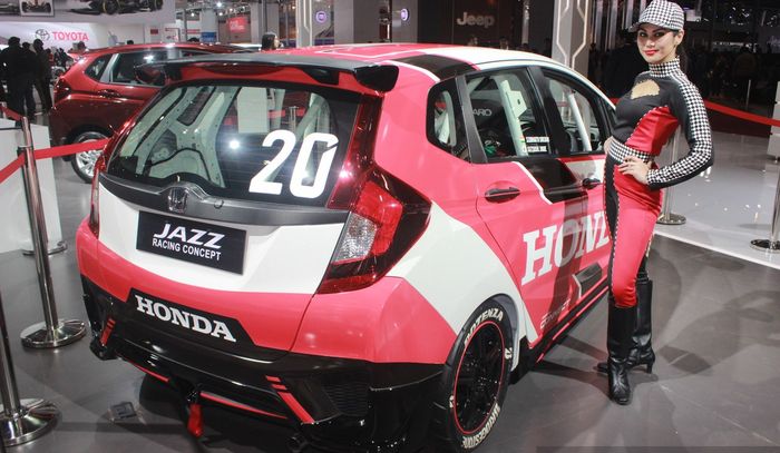 Modifikasi Honda Jazz racing look