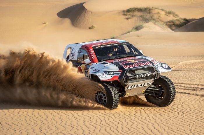 Juara bertahan Nasser Al-Attiyah kembali menjadi ujung tombak tim Toyotya Gazoo Racing di Reli Dakar 2023