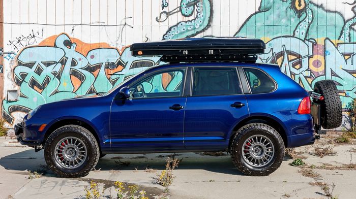 Porsche Cayenne Turbo S dibuat jinjit 2 inci