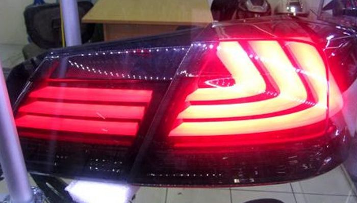 lampu belakang berkedip