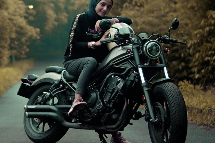 Fitri Tania seorang Lady bikers pecinta motor gede
