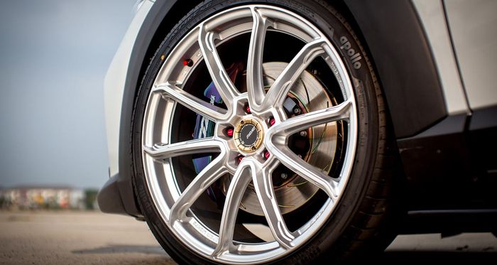 Mazda CX-3 street racing pakai pelek Rays Gramlight