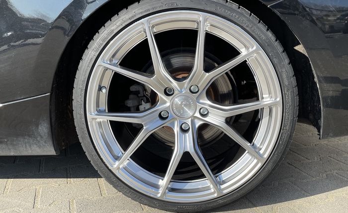 Modifikasi BMW Seri-2 F22 ditopang pelek Barracuda Inferno ukuran 19 inci 